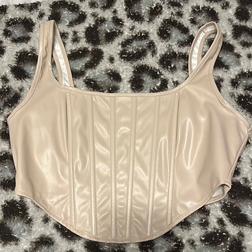 Missguided US size 6 corset style boned top it’s a crop top